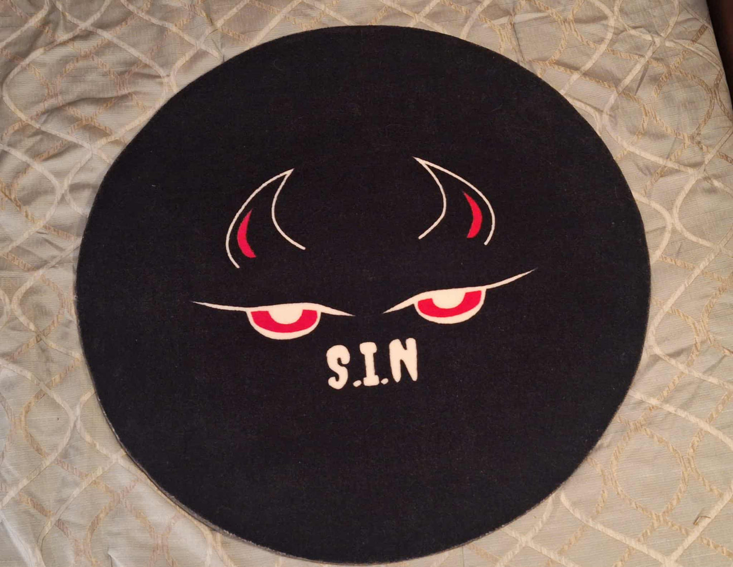 sin circle rugs